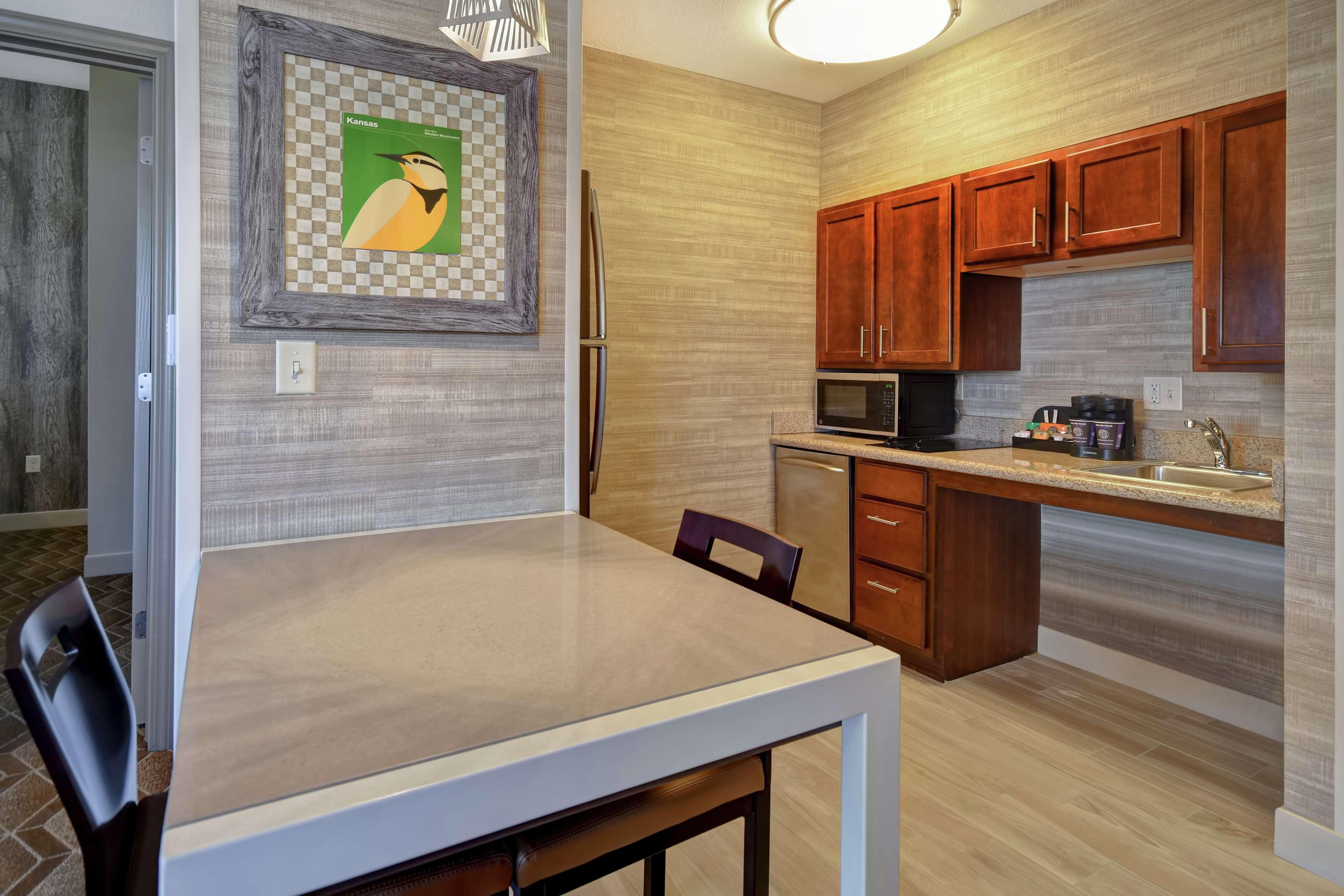 Homewood Suites By Hilton At The Waterfront Wichita Eksteriør bilde