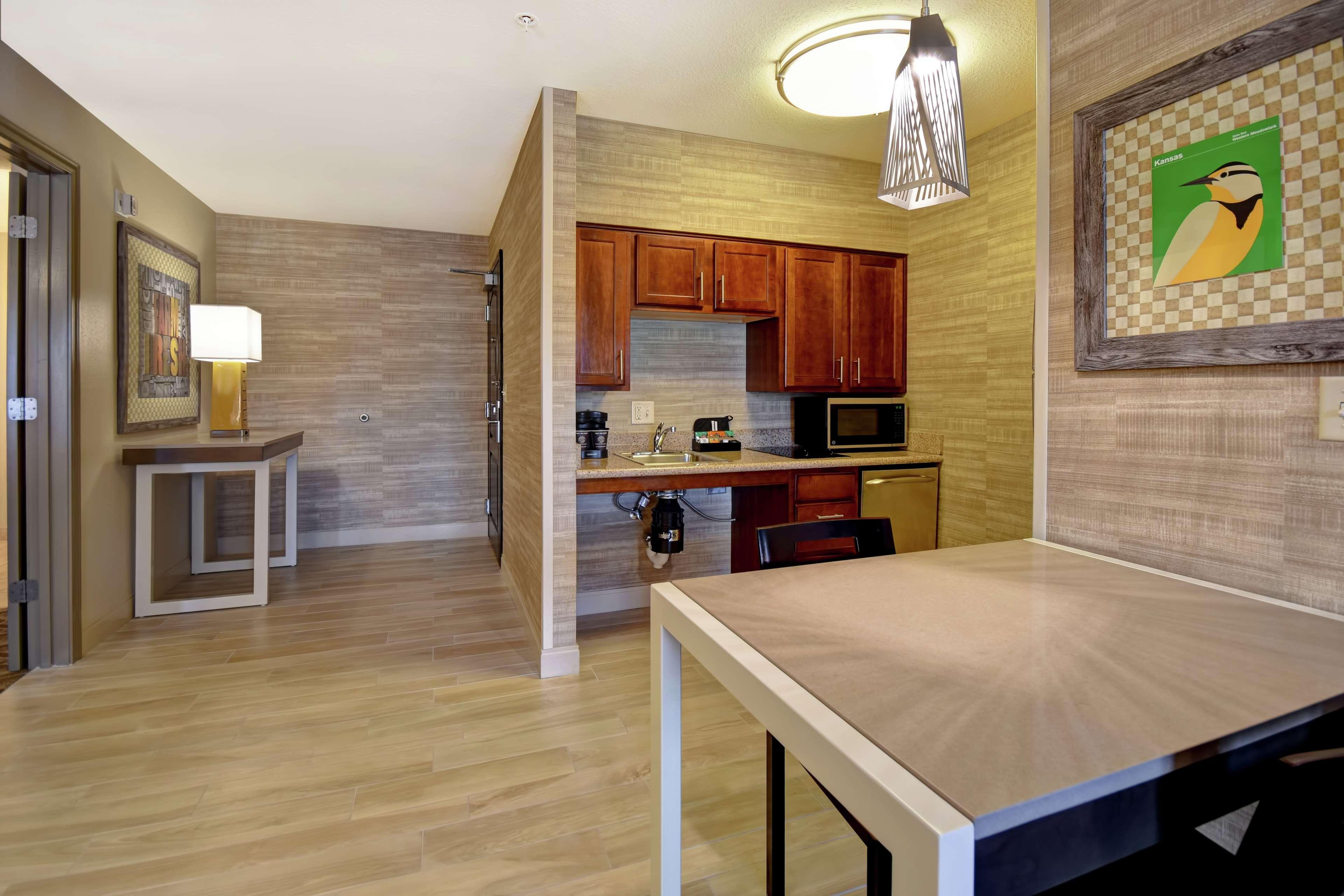Homewood Suites By Hilton At The Waterfront Wichita Eksteriør bilde