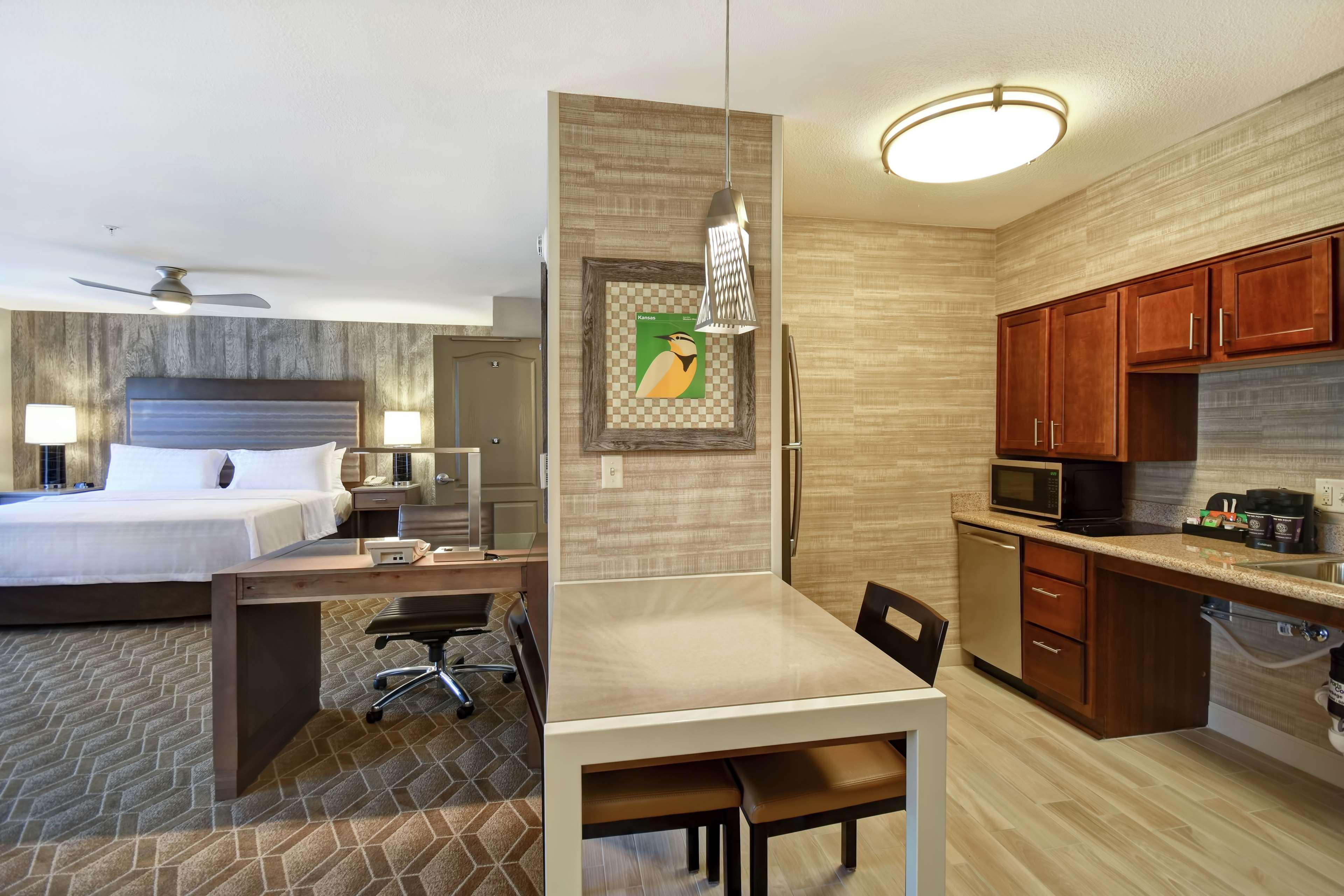 Homewood Suites By Hilton At The Waterfront Wichita Eksteriør bilde