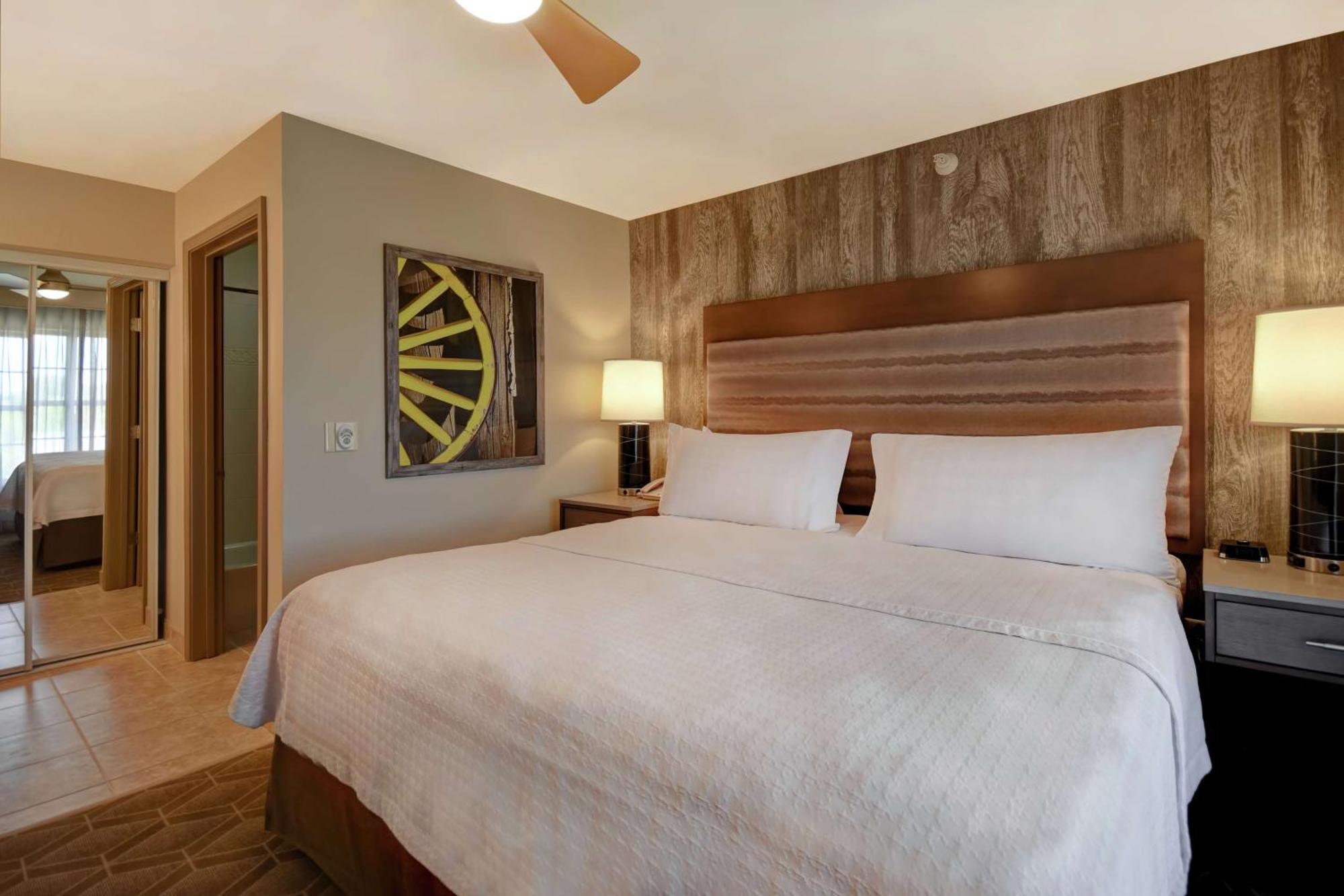 Homewood Suites By Hilton At The Waterfront Wichita Eksteriør bilde
