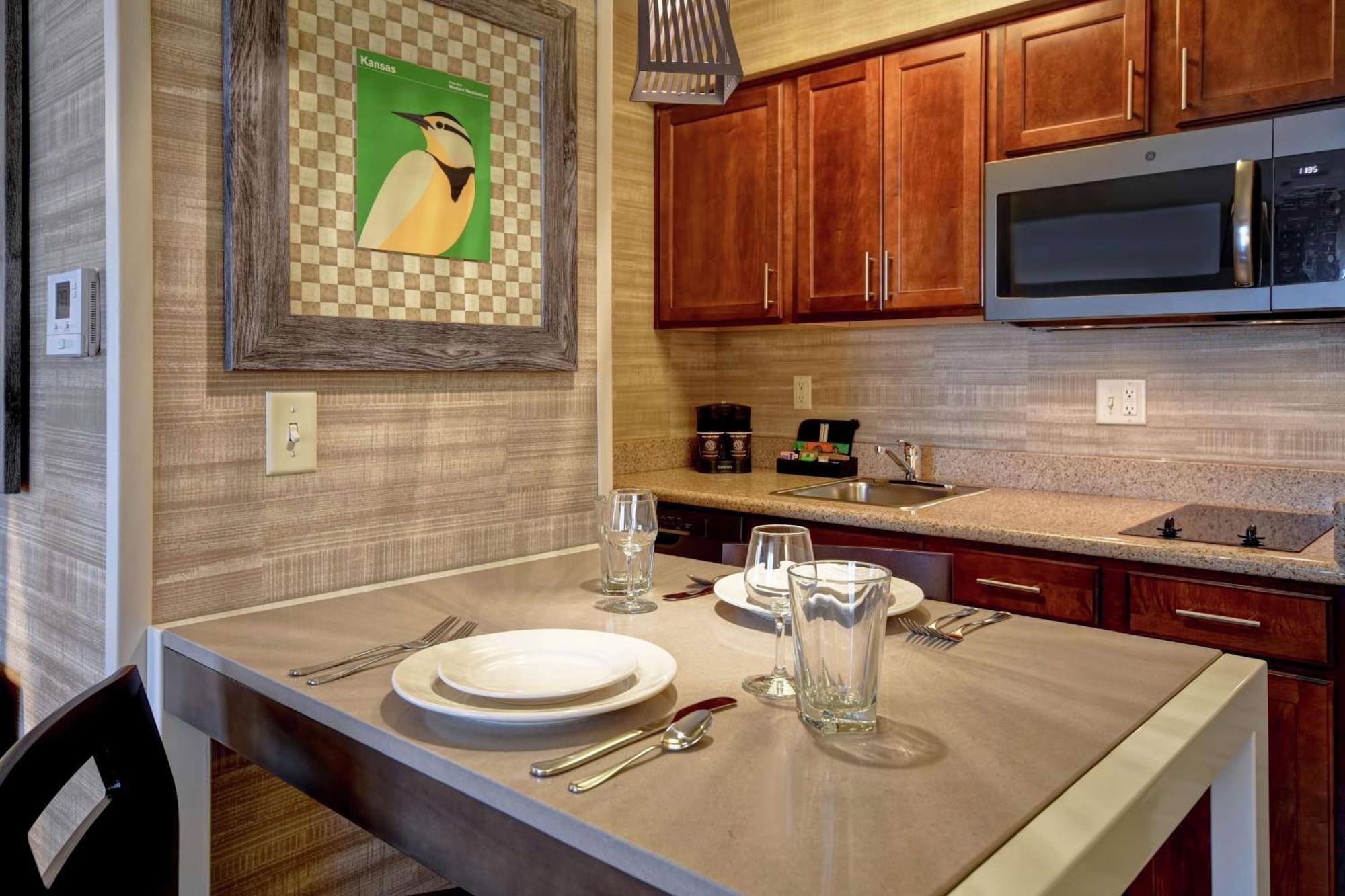 Homewood Suites By Hilton At The Waterfront Wichita Eksteriør bilde