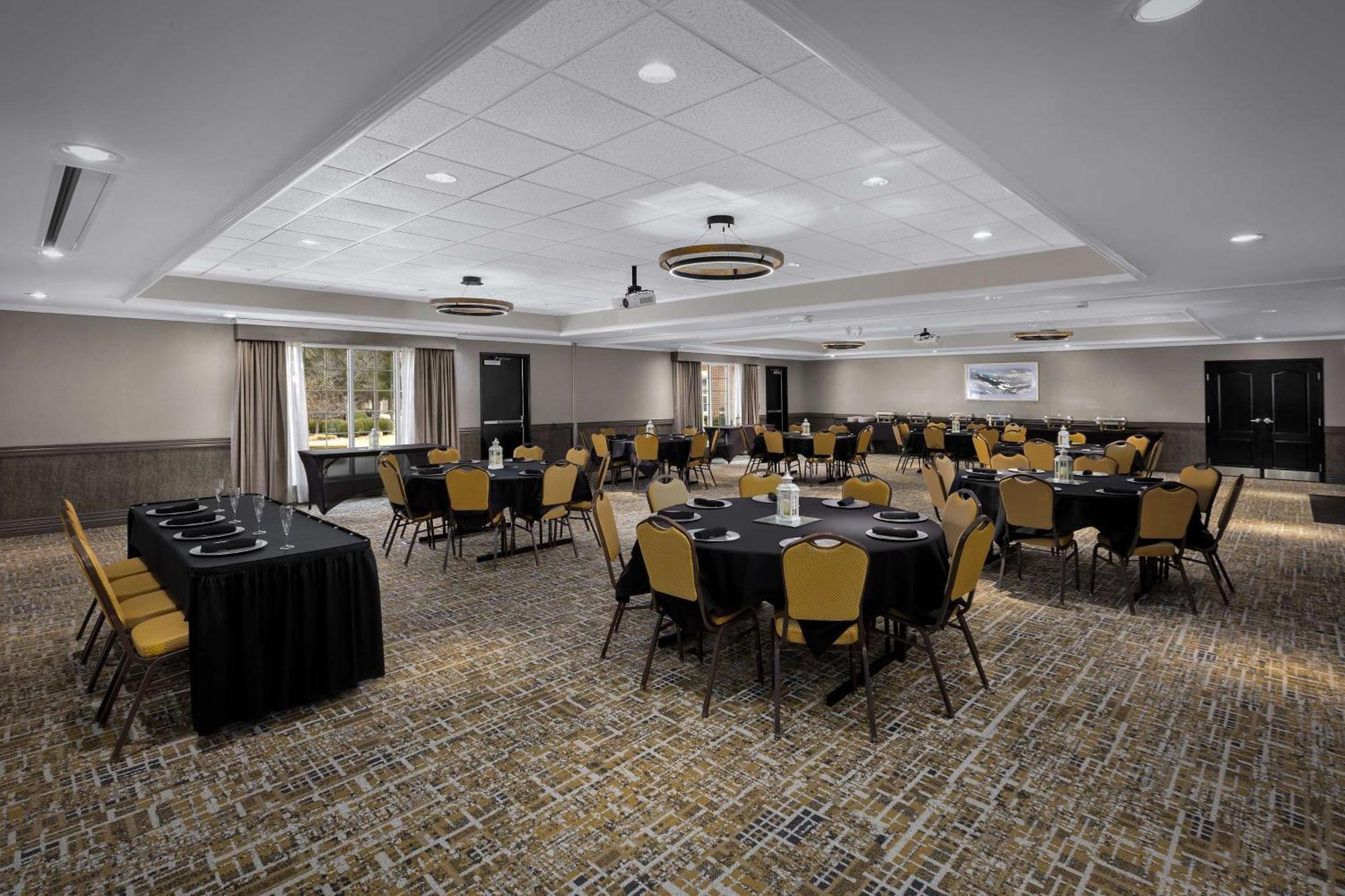 Homewood Suites By Hilton At The Waterfront Wichita Eksteriør bilde