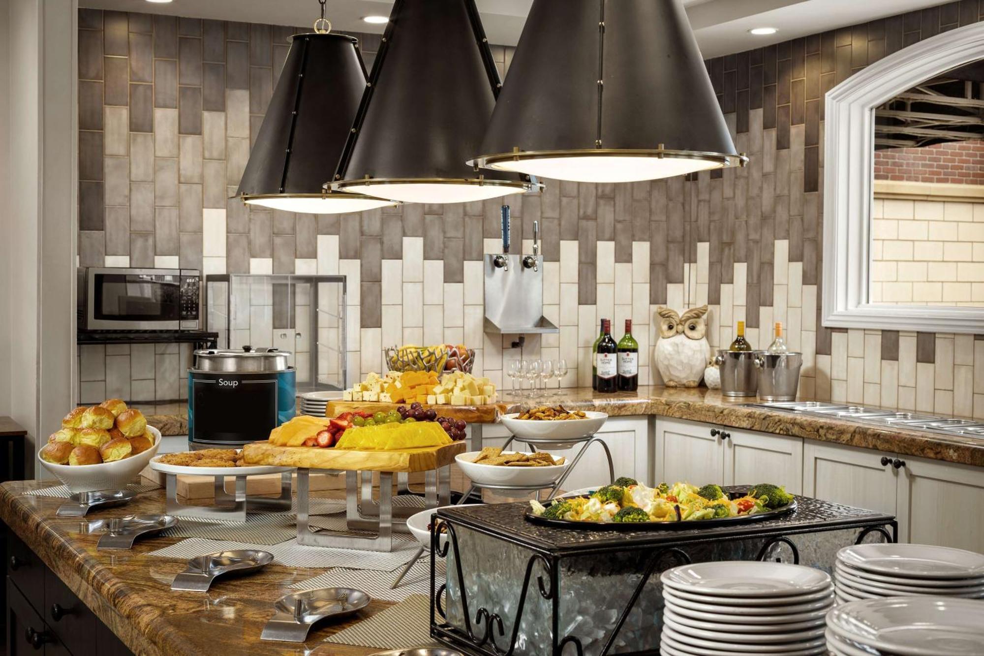 Homewood Suites By Hilton At The Waterfront Wichita Eksteriør bilde